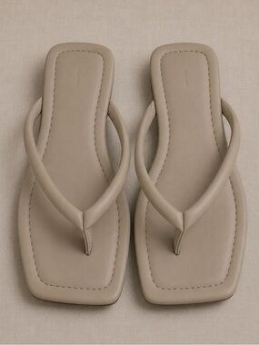 OAK + FORT Cream Off-White Square Toe Padded Thong Sandals Size 8